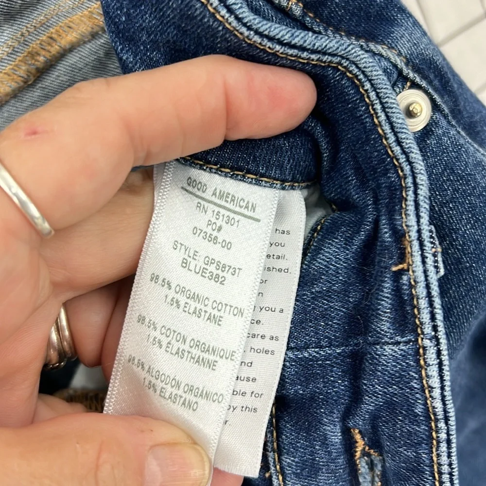 Good American dark wash organic cotton blend straight leg jeans 6